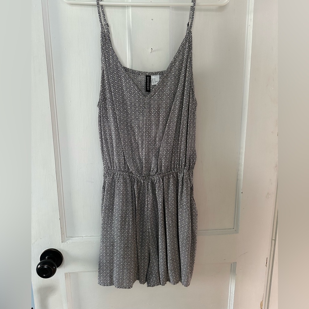 H&M Black and White Patterned V-Neck romper